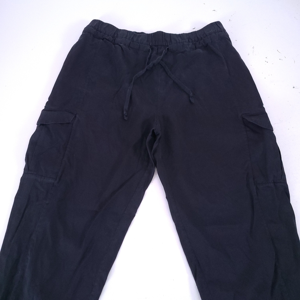 Lululemon Move Lightly Black Cargo Pants 25* Size 10 - Picture 3 of 9